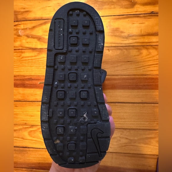 Nike Kids Tan and Black Boots - Picture 7 of 8